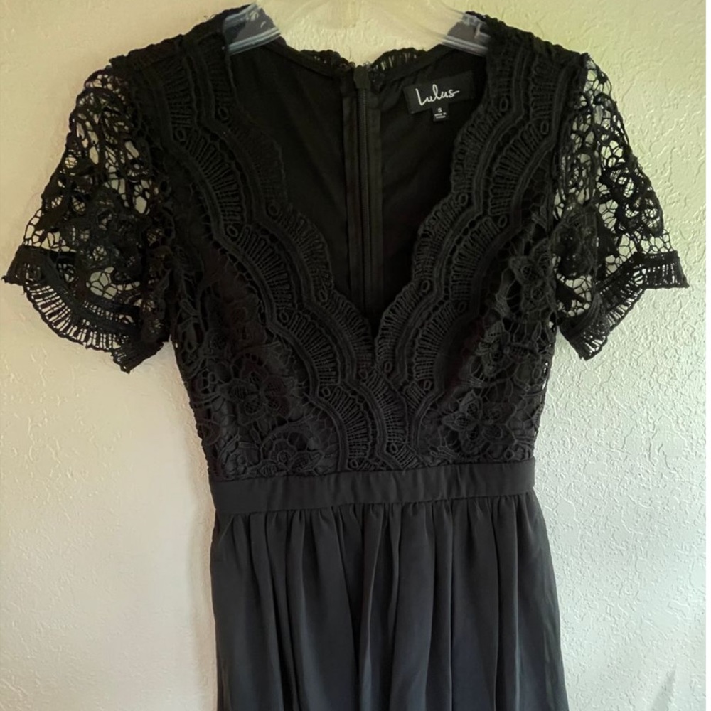 Lulus Black lace dress